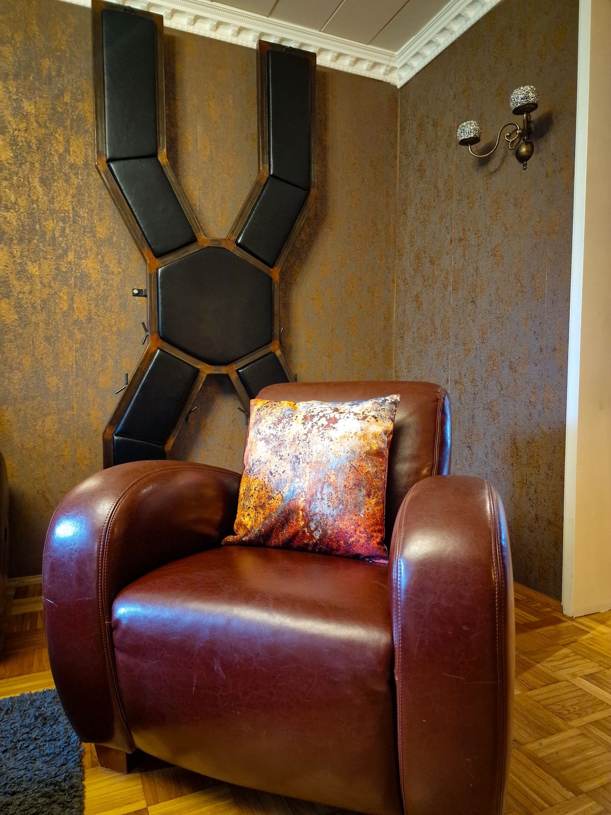 Salon der SM Wohnung am Abend