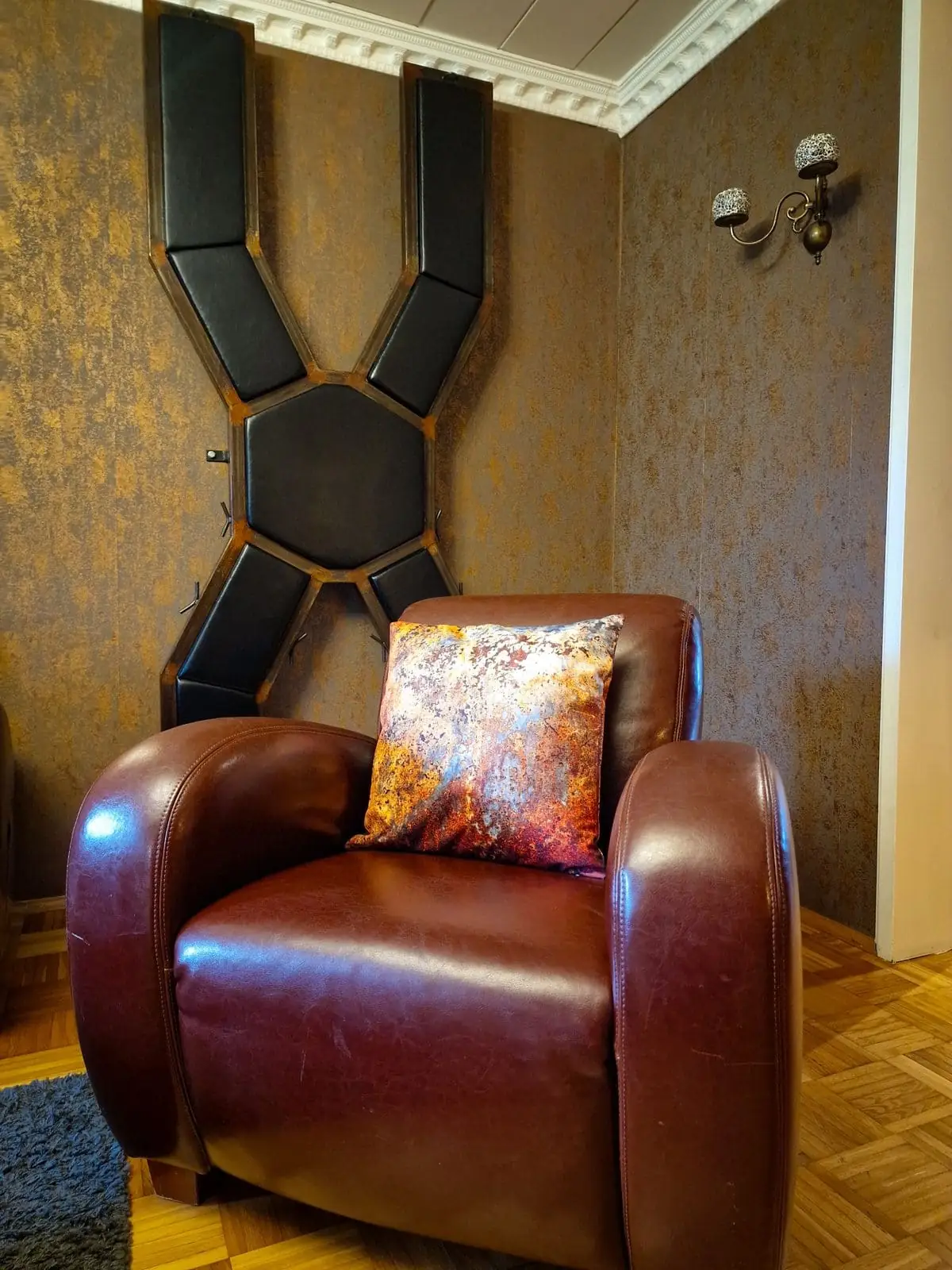 Salon der SM Wohnung am Abend